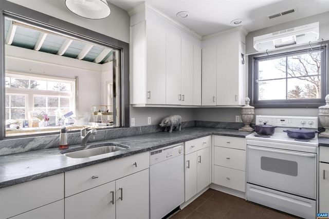 1293 HAMMOCKS GAP RD, Charlottesville, VA 22911