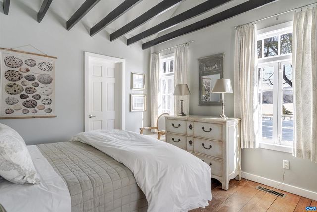 1293 HAMMOCKS GAP RD, Charlottesville, VA 22911