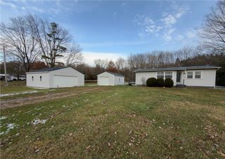 6964 Dermond Rd, Lackawannock Twp, PA 16148