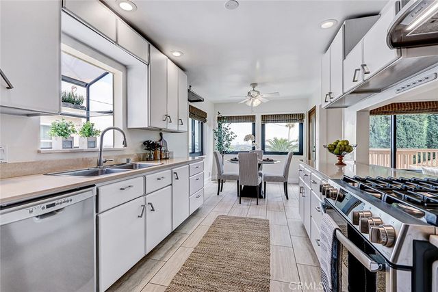 404 Hanford Avenue, San Pedro, CA 90732