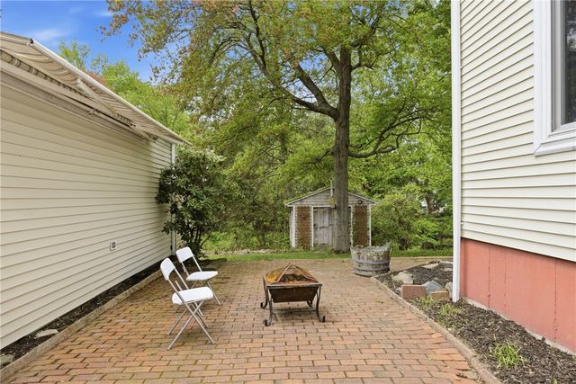 27 Hemlock Avenue, Cranston, RI 02910
