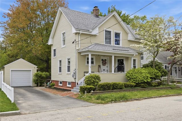 27 Hemlock Avenue, Cranston, RI 02910