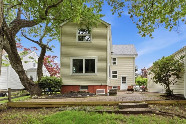 27 Hemlock Avenue, Cranston, RI 02910