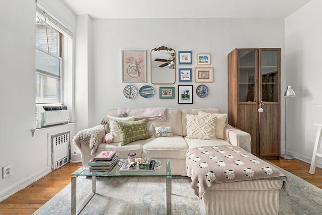 521 E 81st St Apt 3D, New York City, NY 10028
