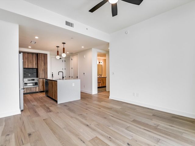 84 East Ave 2102, Austin, TX 78701