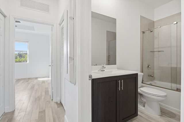 5884 Mustang Manor, Davie, FL 33314