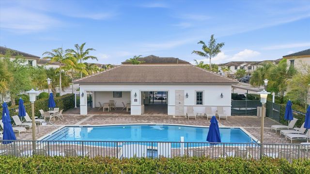 5884 Mustang Manor, Davie, FL 33314