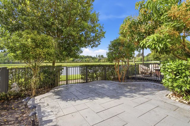 5884 Mustang Manor, Davie, FL 33314