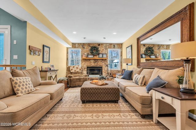 10 Kevin Dale Place, Jackson, NJ 08527