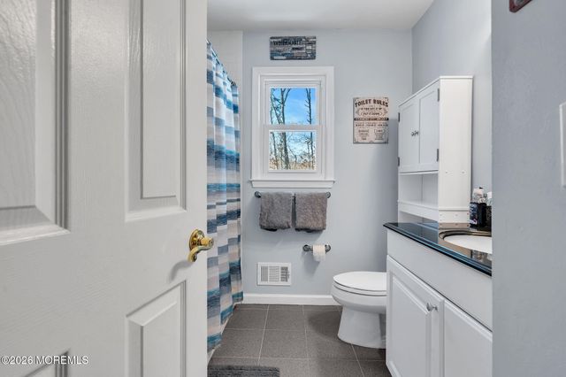 10 Kevin Dale Place, Jackson, NJ 08527