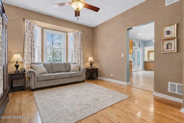 10 Kevin Dale Place, Jackson, NJ 08527