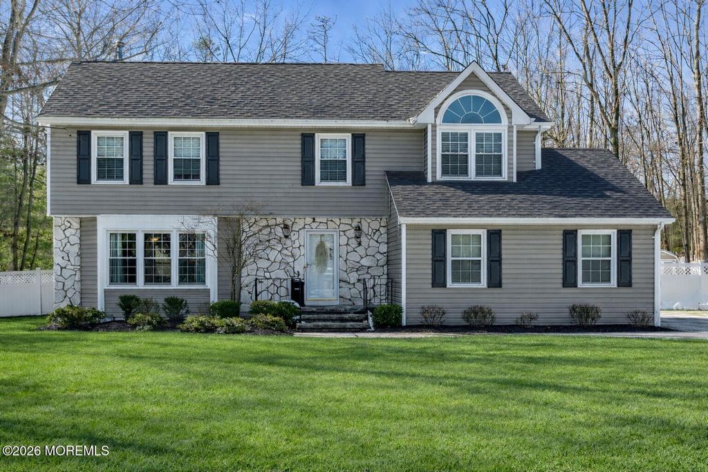 10 Kevin Dale Place, Jackson, NJ 08527