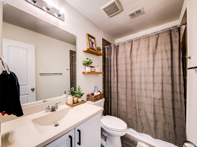 14440 Leadrope Circle, Fort Worth, TX 76052