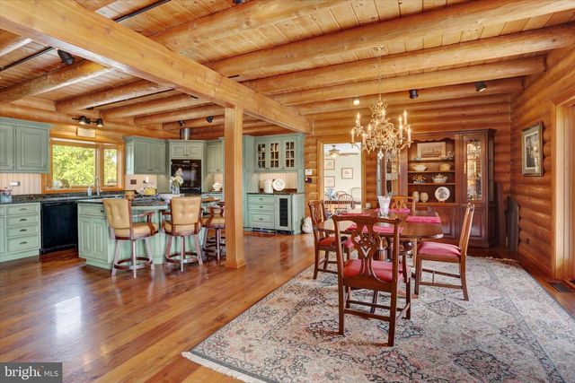 2002 TANEYTOWN RD, Gettysburg, PA 17325