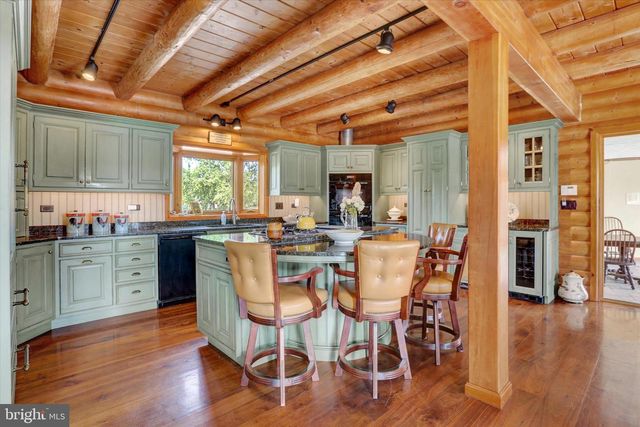 2002 TANEYTOWN RD, Gettysburg, PA 17325