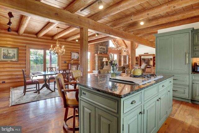 2002 TANEYTOWN RD, Gettysburg, PA 17325