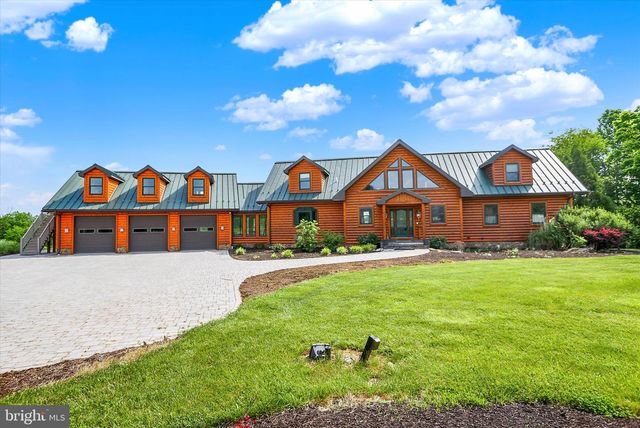 2002 TANEYTOWN RD, Gettysburg, PA 17325