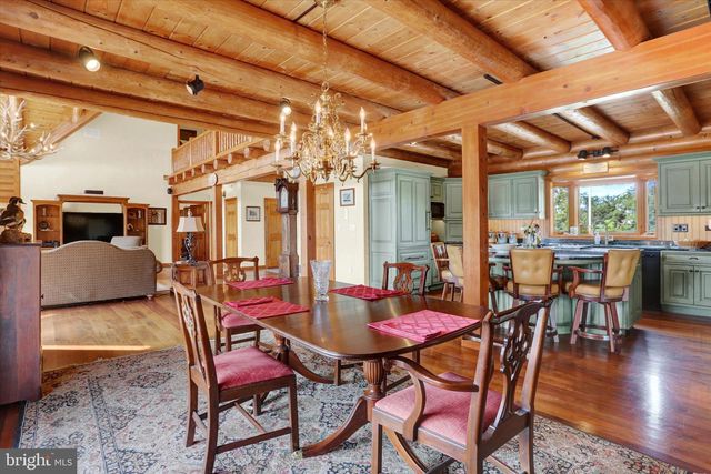 2002 TANEYTOWN RD, Gettysburg, PA 17325