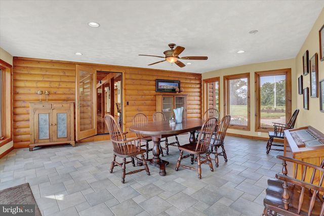 2002 TANEYTOWN RD, Gettysburg, PA 17325