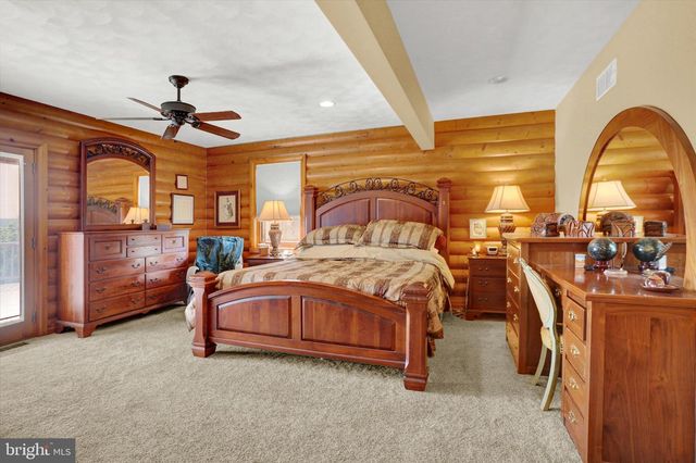 2002 TANEYTOWN RD, Gettysburg, PA 17325
