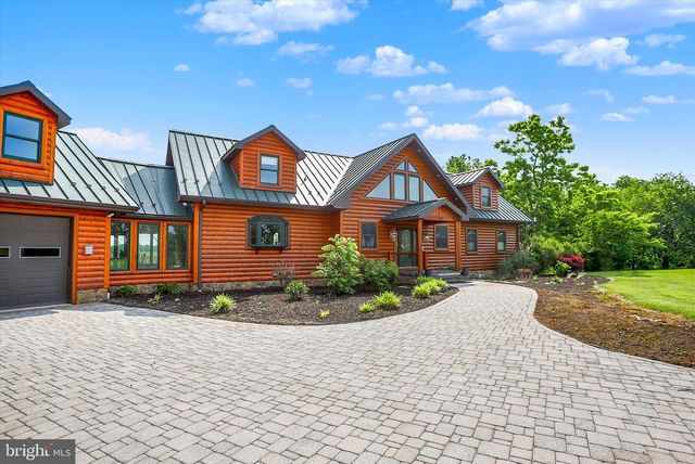 2002 TANEYTOWN RD, Gettysburg, PA 17325