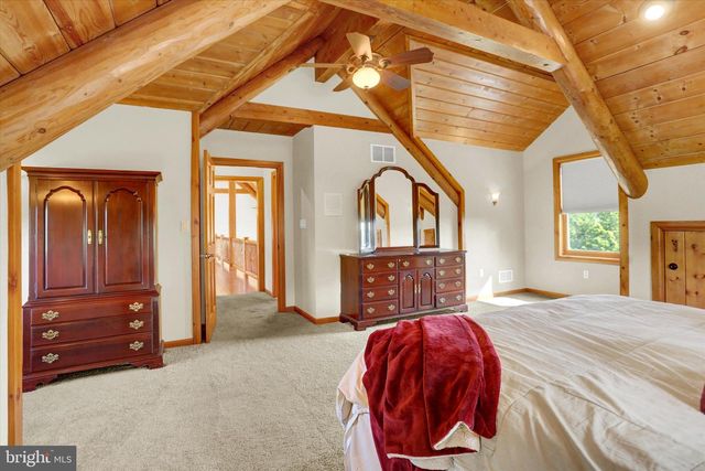 2002 TANEYTOWN RD, Gettysburg, PA 17325