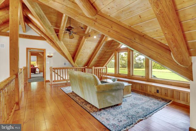 2002 TANEYTOWN RD, Gettysburg, PA 17325