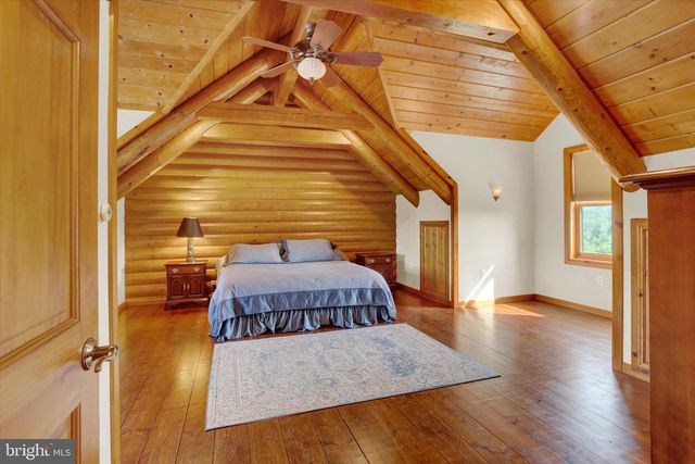 2002 TANEYTOWN RD, Gettysburg, PA 17325