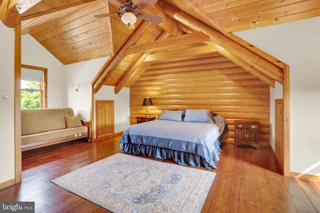 2002 TANEYTOWN RD, Gettysburg, PA 17325