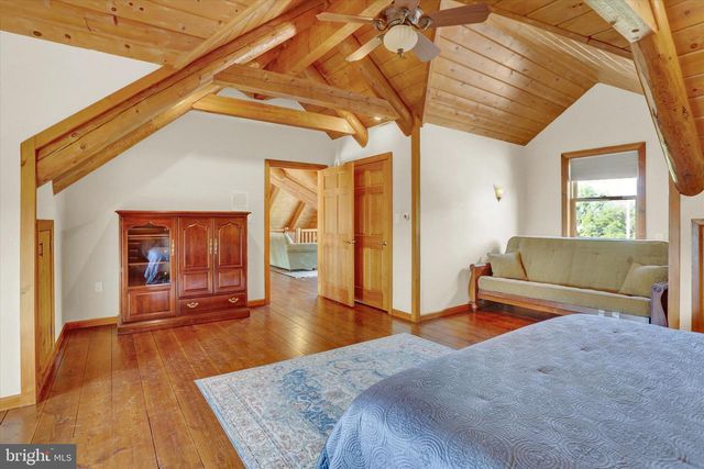 2002 TANEYTOWN RD, Gettysburg, PA 17325