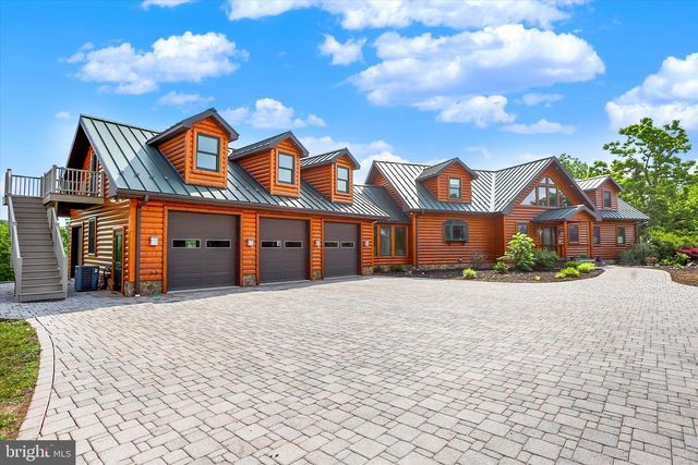 2002 TANEYTOWN RD, Gettysburg, PA 17325
