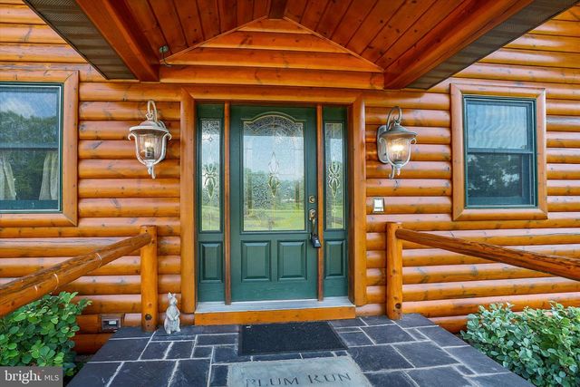 2002 TANEYTOWN RD, Gettysburg, PA 17325