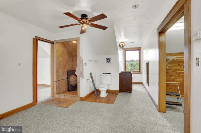 2002 TANEYTOWN RD, Gettysburg, PA 17325