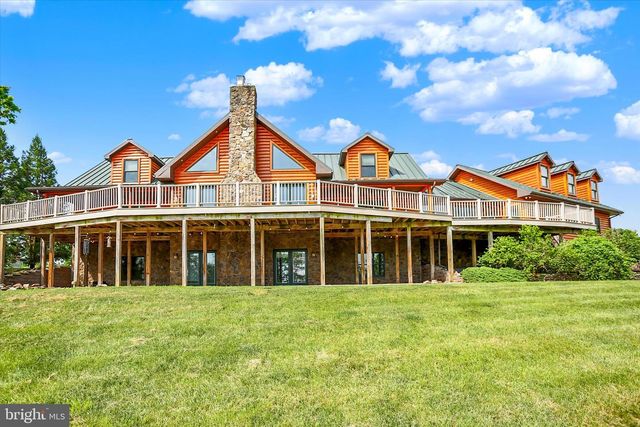 2002 TANEYTOWN RD, Gettysburg, PA 17325