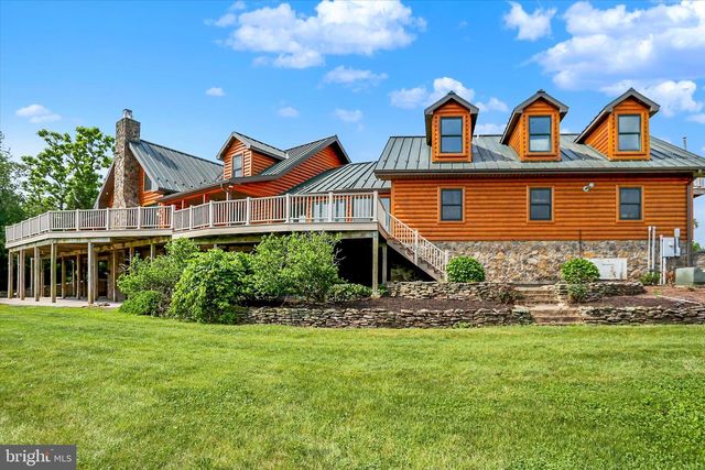 2002 TANEYTOWN RD, Gettysburg, PA 17325