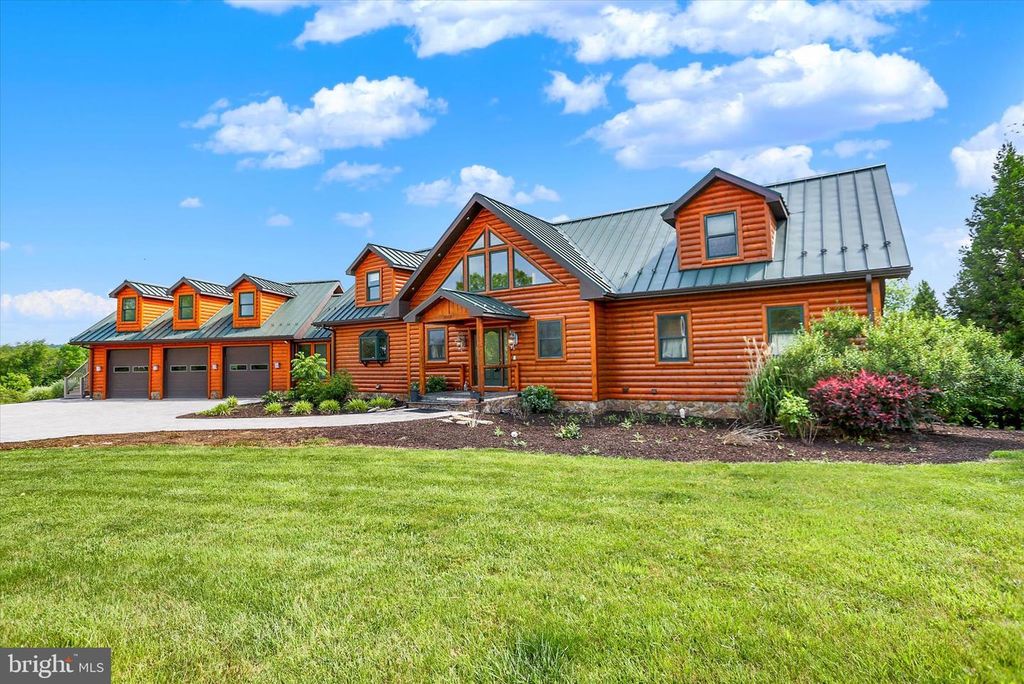 2002 TANEYTOWN RD, Gettysburg, PA 17325