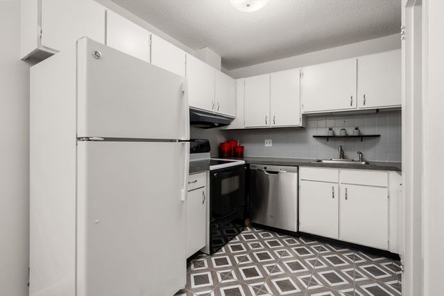 24 Thayer Pond Dr unit 16, Oxford, MA 01537