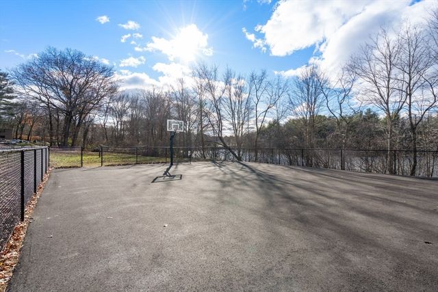 24 Thayer Pond Dr unit 16, Oxford, MA 01537