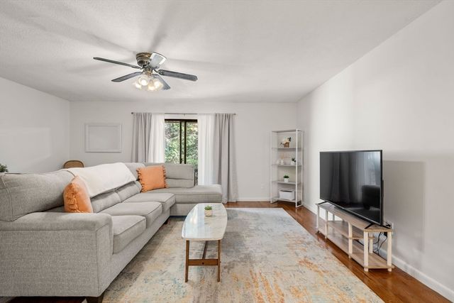 24 Thayer Pond Dr unit 16, Oxford, MA 01537