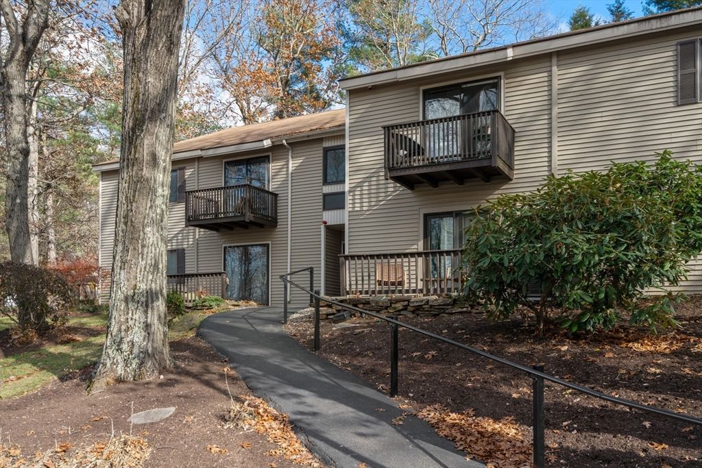 24 Thayer Pond Dr unit 16, Oxford, MA 01537