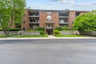 720 WEIDNER Road 302, Buffalo Grove, IL 60089