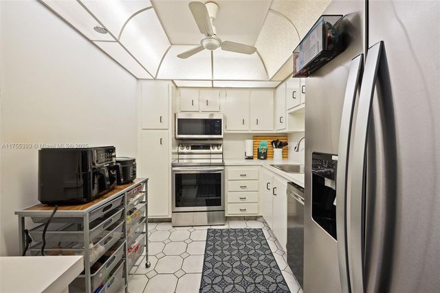 1000 Saint Charles Pl 603, Pembroke Pines, FL 33026