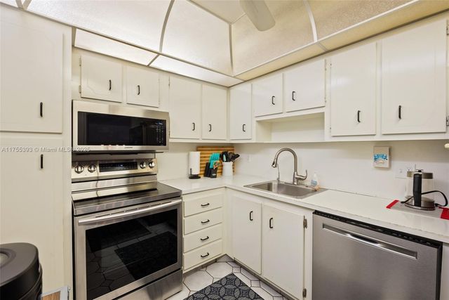 1000 Saint Charles Pl 603, Pembroke Pines, FL 33026