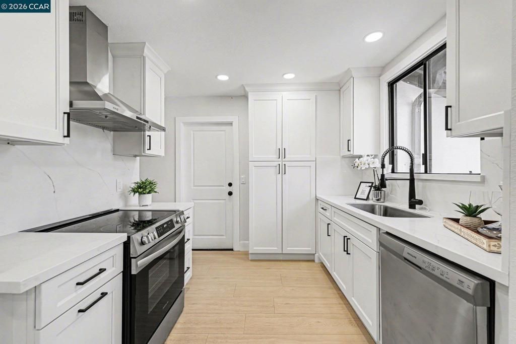 Image 12 of property listing at 2840 Mount Diablo St, Concord, CA 94518