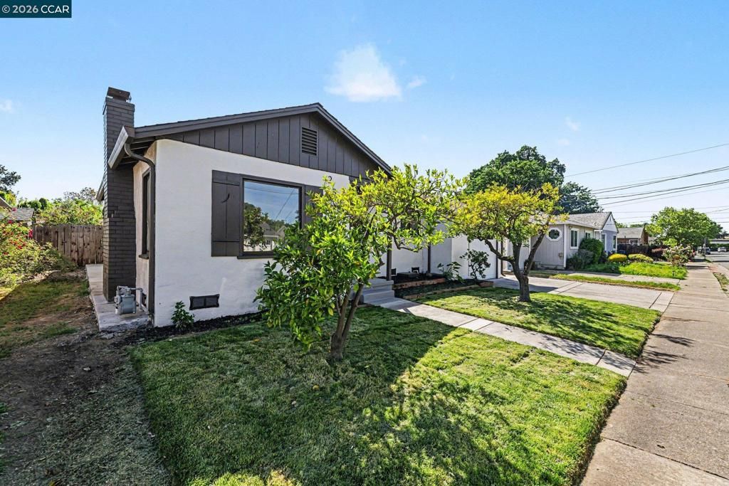 Image 3 of property listing at 2840 Mount Diablo St, Concord, CA 94518