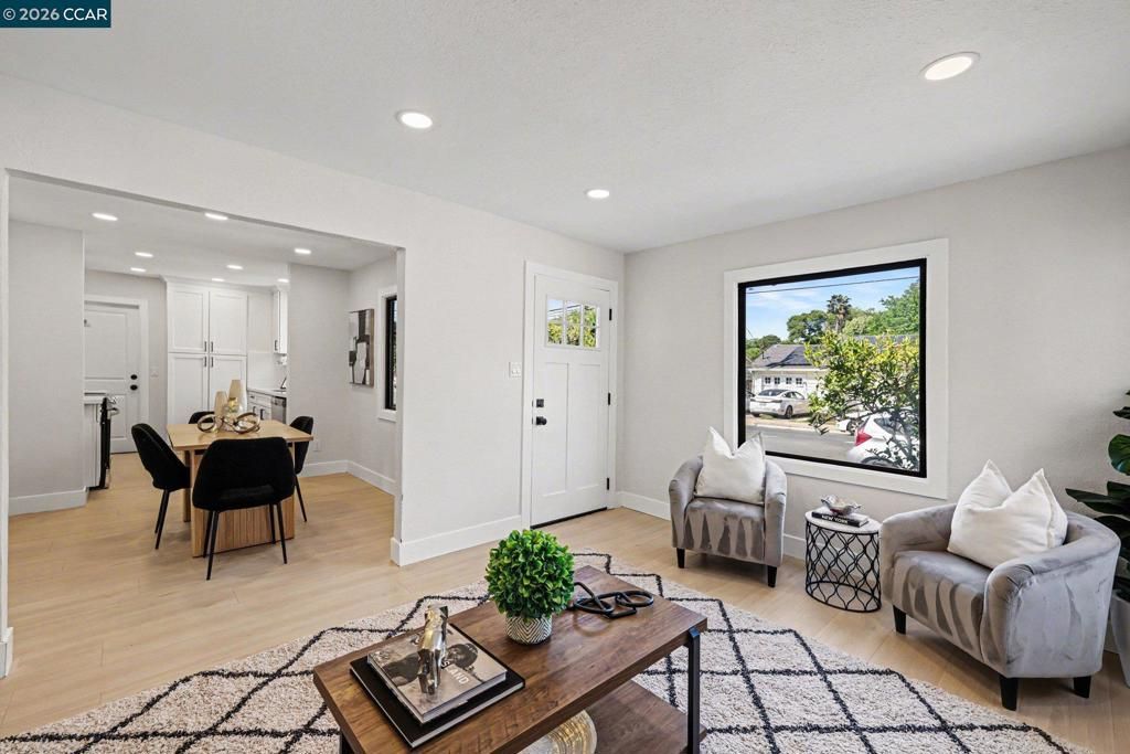 Image 5 of property listing at 2840 Mount Diablo St, Concord, CA 94518