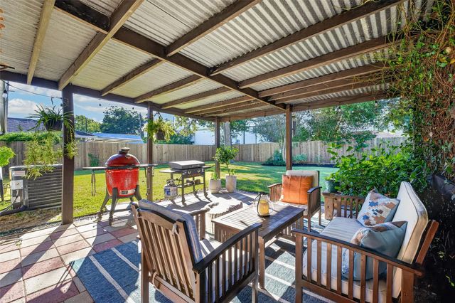 2219 Libbey Drive, Houston, TX 77018