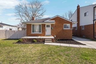 23139 Deziel Drive, St Clair Shores, MI 48082