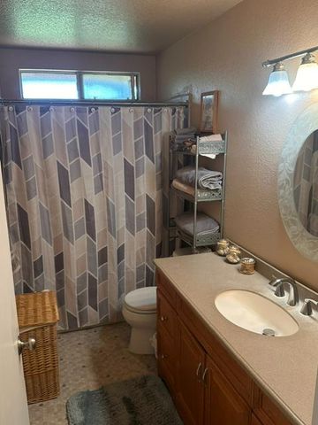 7249 W 4th St, Rio Linda, CA 95673