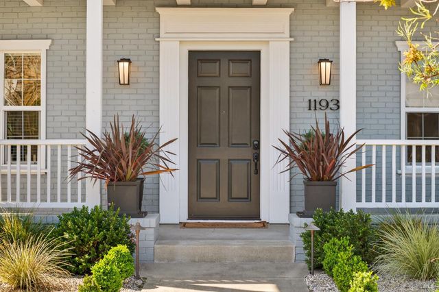 1193 Pearce Dr E, Sonoma, CA 95476